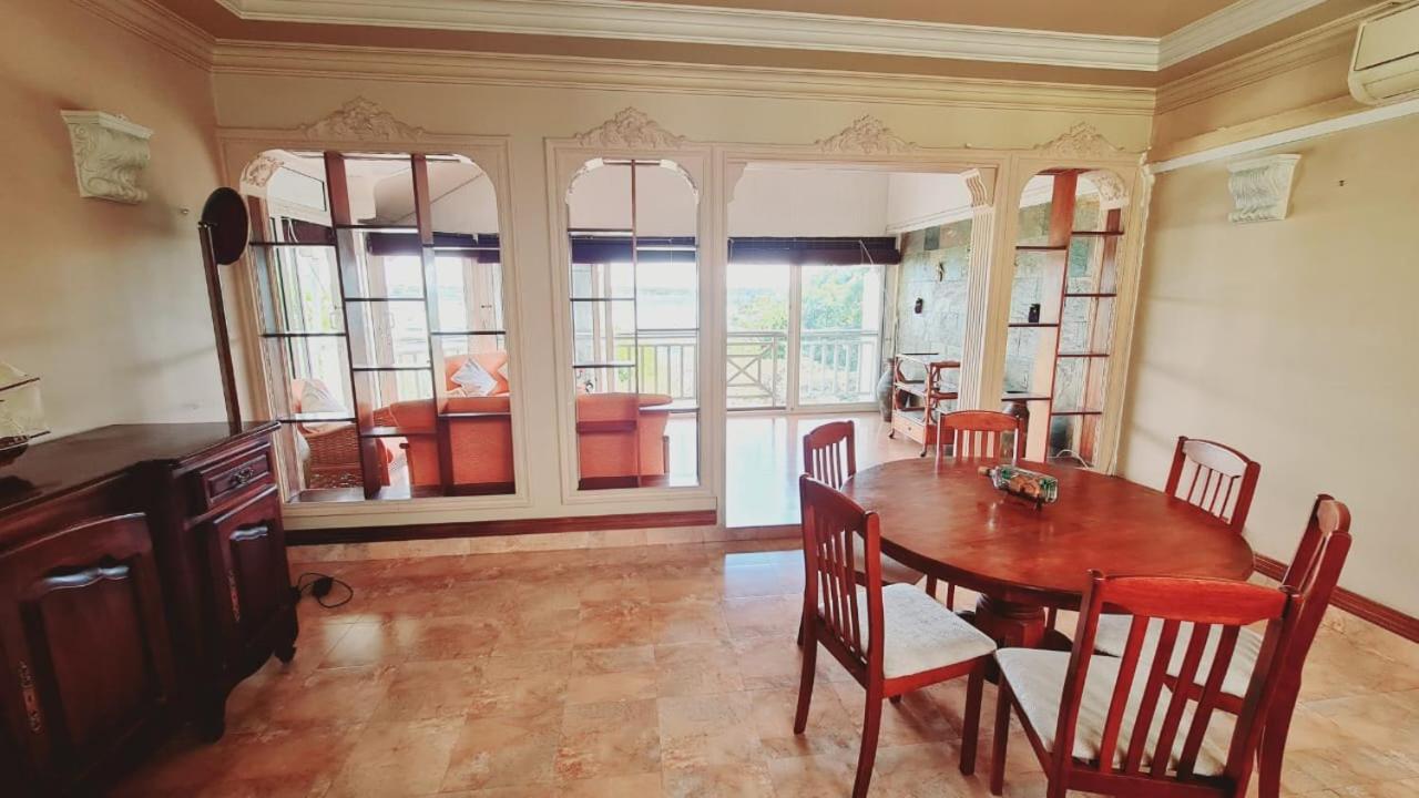 Beachfront Penthouse With Panoramic Ocean View Grand Baie Bagian luar foto