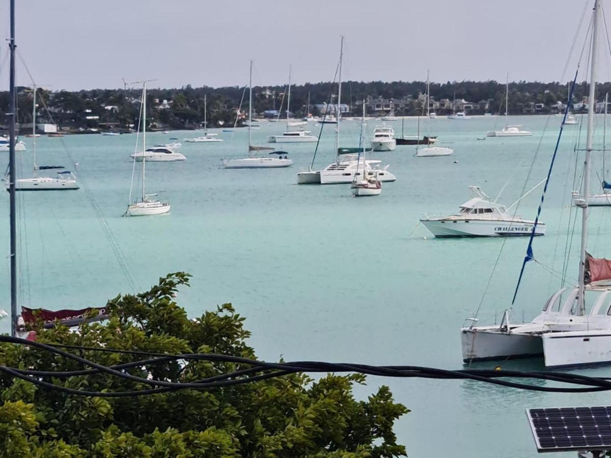 Beachfront Penthouse With Panoramic Ocean View Grand Baie Bagian luar foto